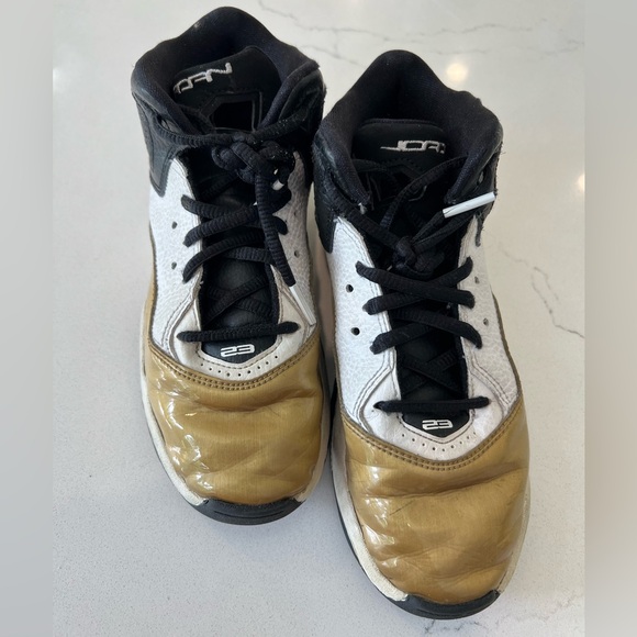 Youth Jordan B Loyals - Picture 8 of 8